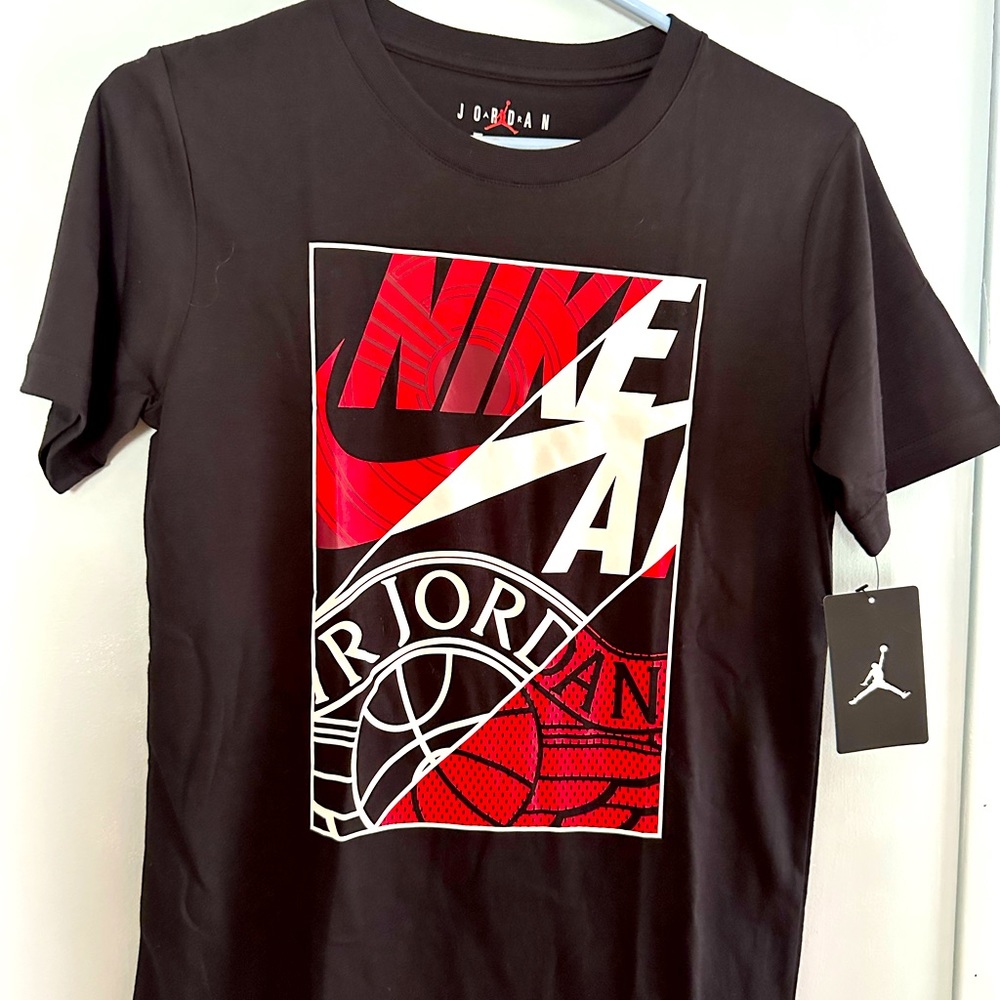 Nike Air Jordan t-shirt boys size Large